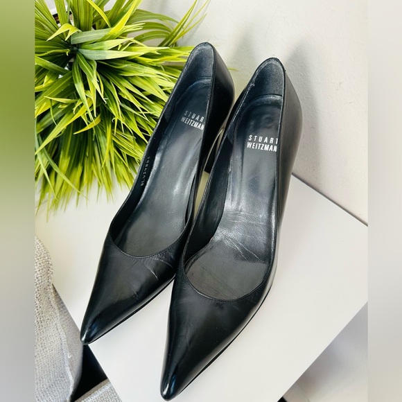 Stuart Weitzeman | Classic Leather Pumps - Picture 12 of 16